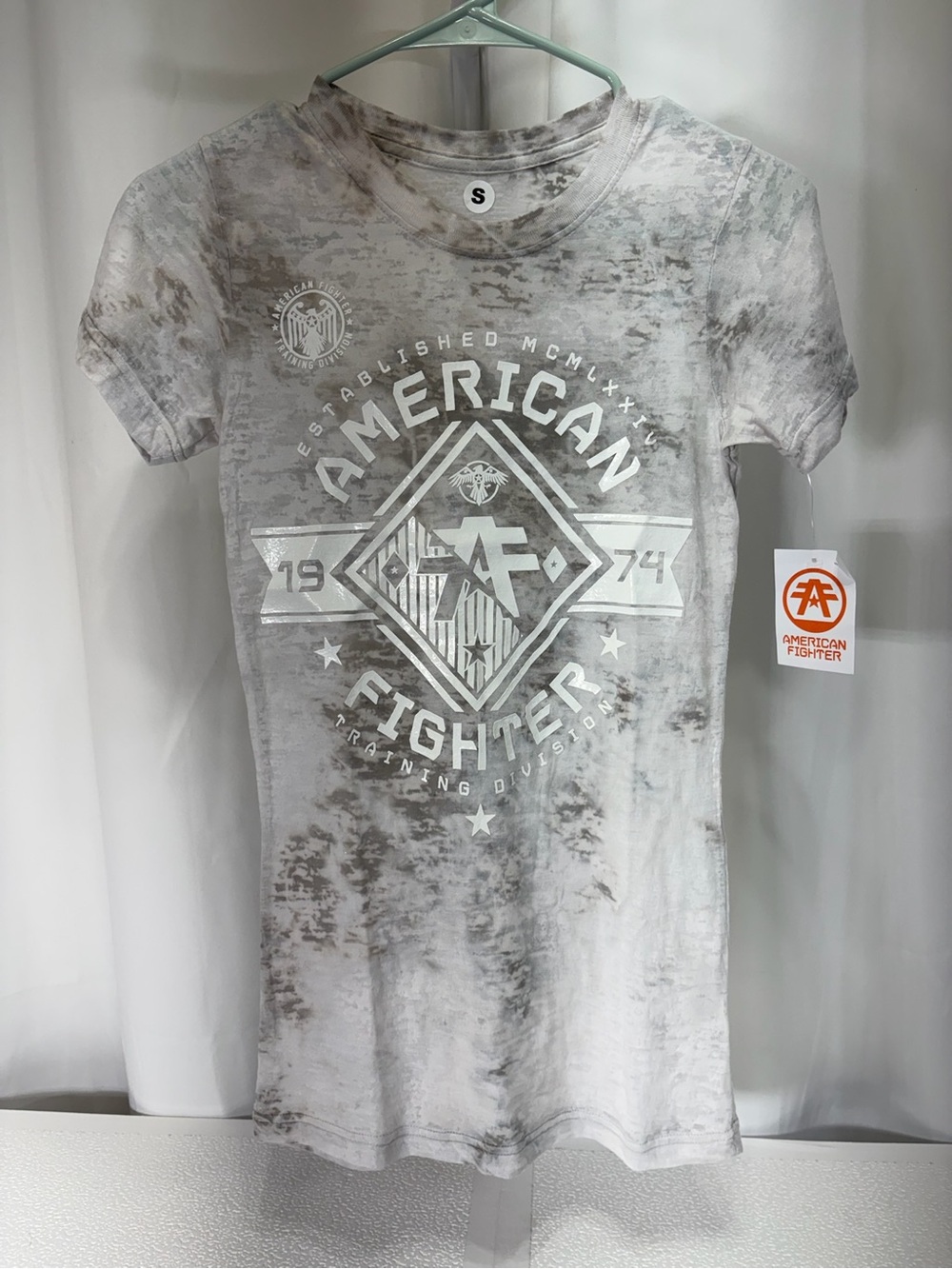American Fighter White and Gray Distressed Logo Tee 4113